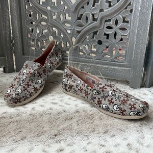 TOMS sugar skull slip on shoes size 9 skeleton Halloween Dia De Los Muertos fall